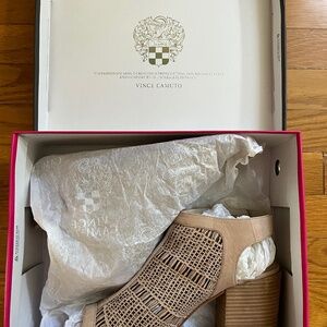 Vince Camuto Keannie Sandal Tipsy Taupe Nubuck 12M